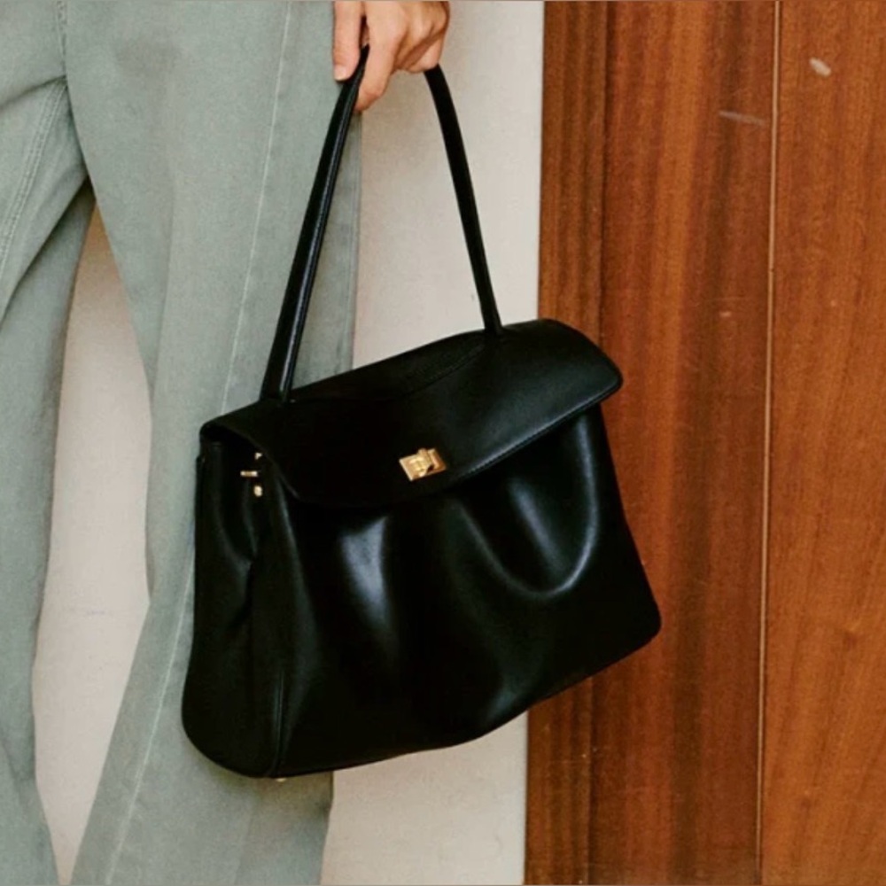 Elegant Black Leather Shoulder Bag